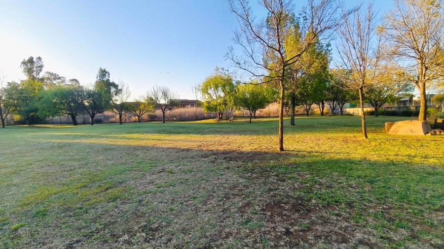 3 Bedroom Property for Sale in Van Der Hoff Park North West